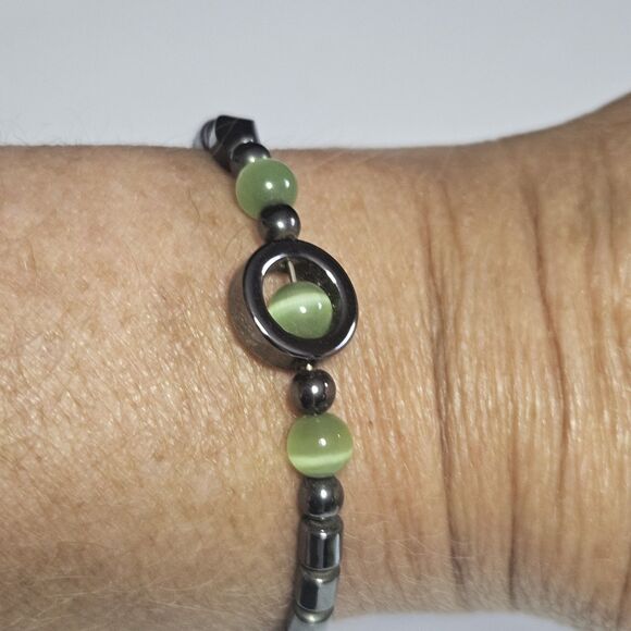 **Last Chance!! Final Sale** Silver Tone And Green Cats Eye Beaded Wrap Bracelet - Picture 6 of 12